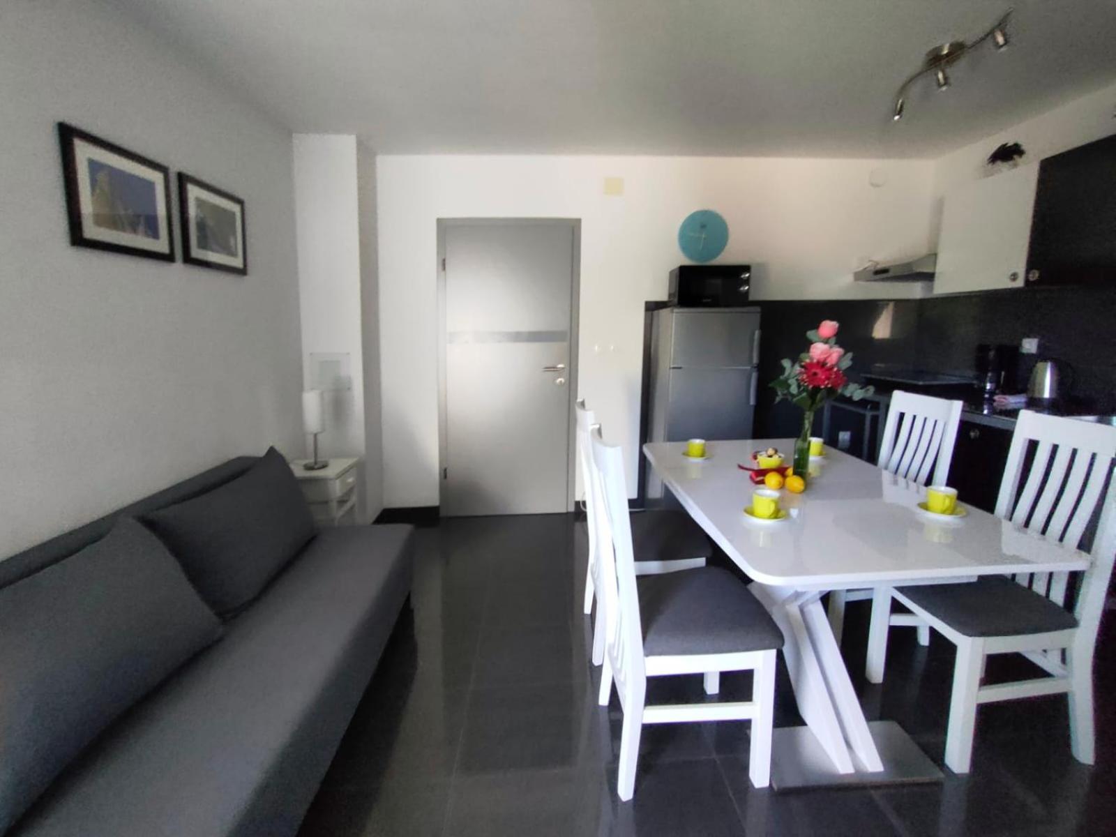 Rafael Apartments Медулин Екстериор снимка