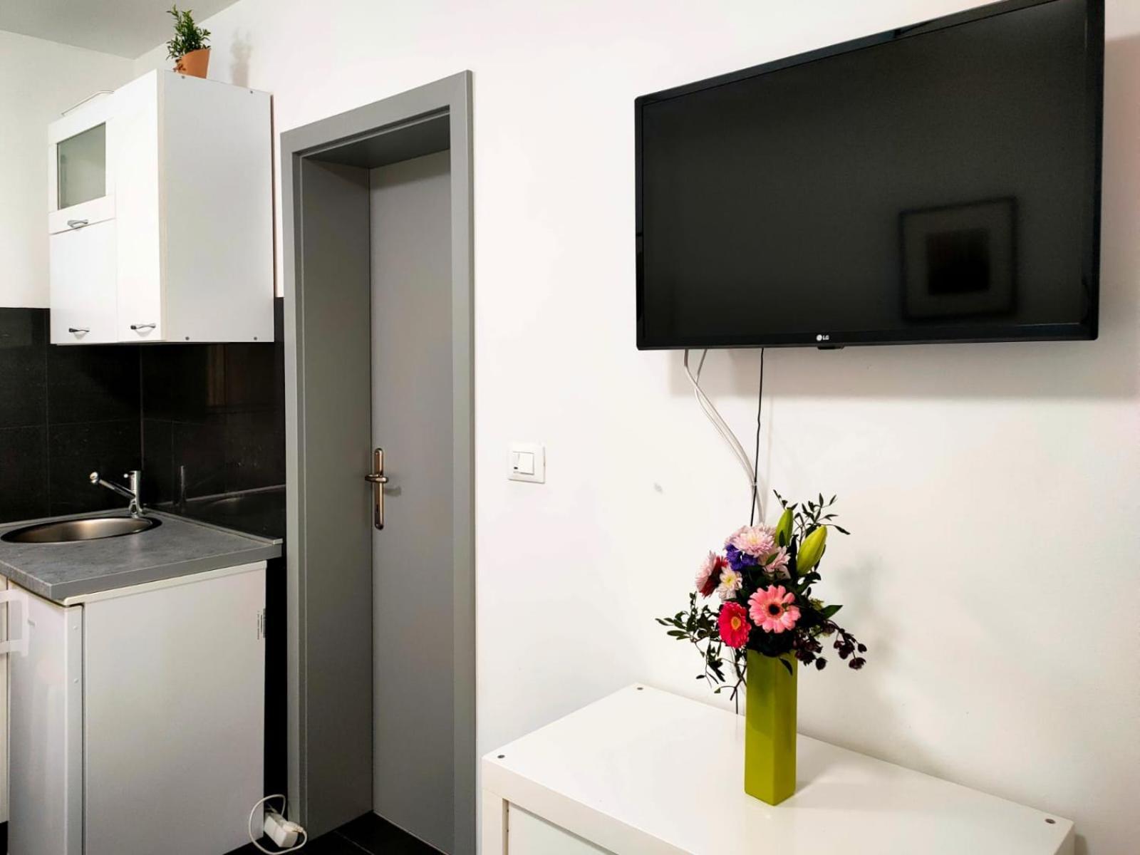 Rafael Apartments Медулин Екстериор снимка